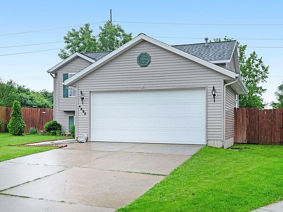 3rd image of 4693 Crosswinds Dr SE