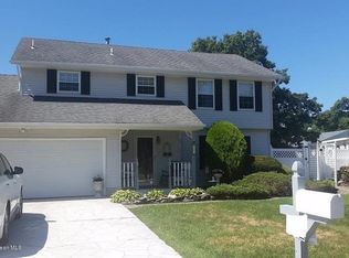 103 Hollybrook Dr, Little Egg Harbor, NJ 08087