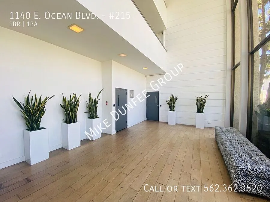 One Bedroom Corner Condo Located in Alamitos Beach With Ocean Views — Photo 2