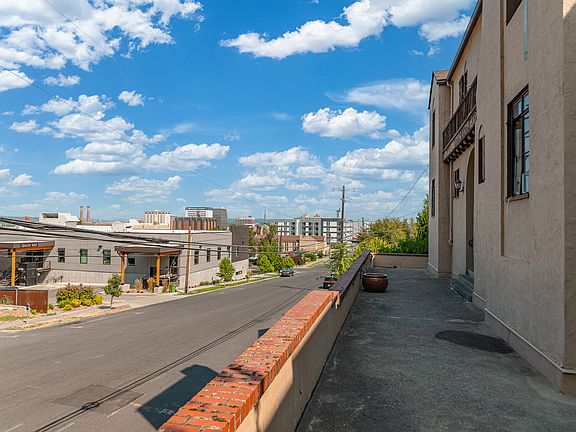 5th image of 627 S Bernard St #13