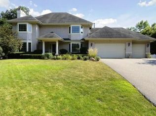 19885 Muirfield Cir, Shorewood, MN 55331