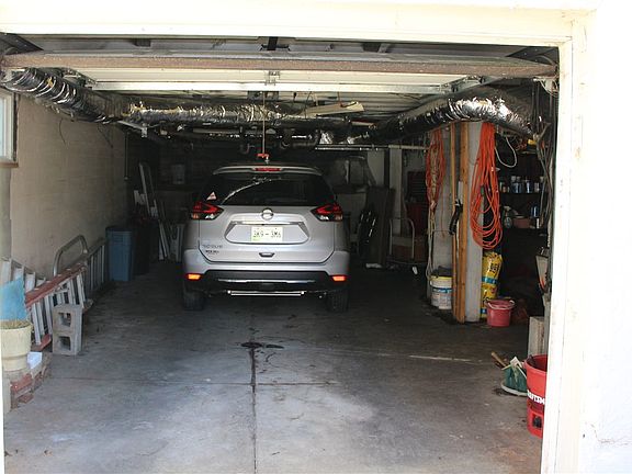 3rd image of 1019 Sampson Ave