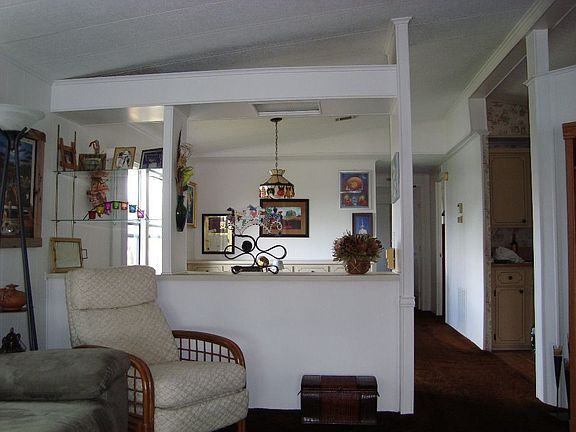 5th image of 265 Blue Heron Ln