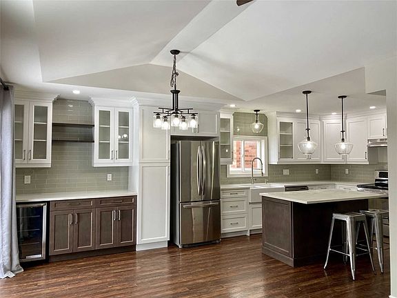 3rd image of 113 Churchland Dr