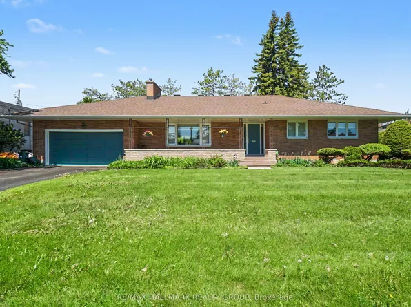 2009 Killarney Dr, Ottawa, ON K2A 1P9
