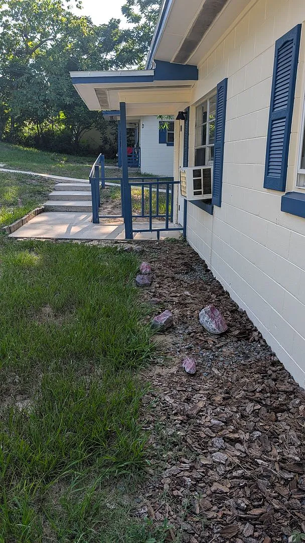 1/2 Duplex for Rent — Photo 4