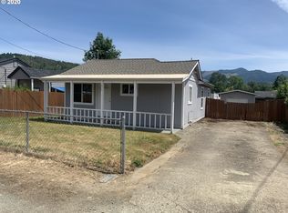 475 E 2nd Ave, Riddle, OR 97469