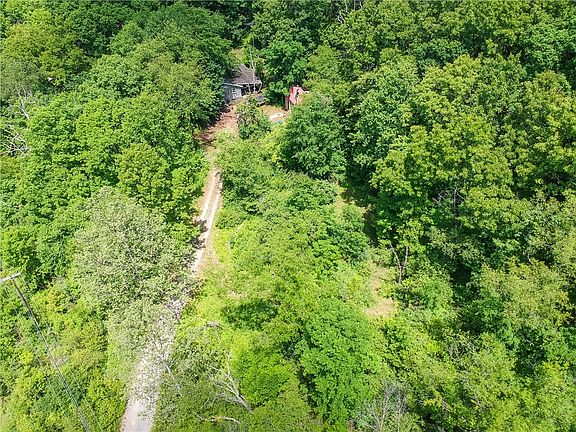 3rd image of 149 Seneca School Rd