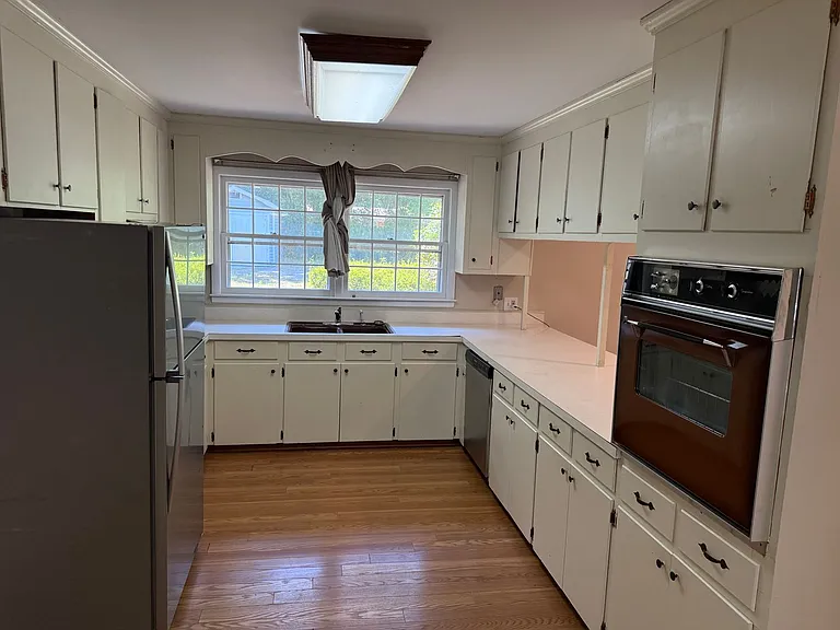 117 Windemere Rd — Photo 8