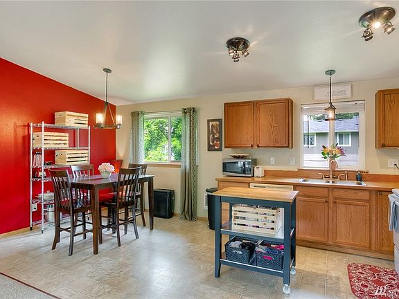 5th image of 25513 31st Ave E