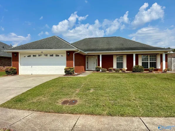 210 Shadow Cove Dr SW, Huntsville, AL 35824