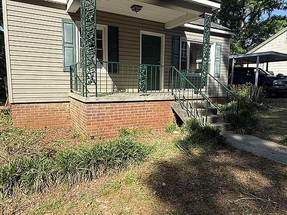 4th image of 650 Avenue F NE