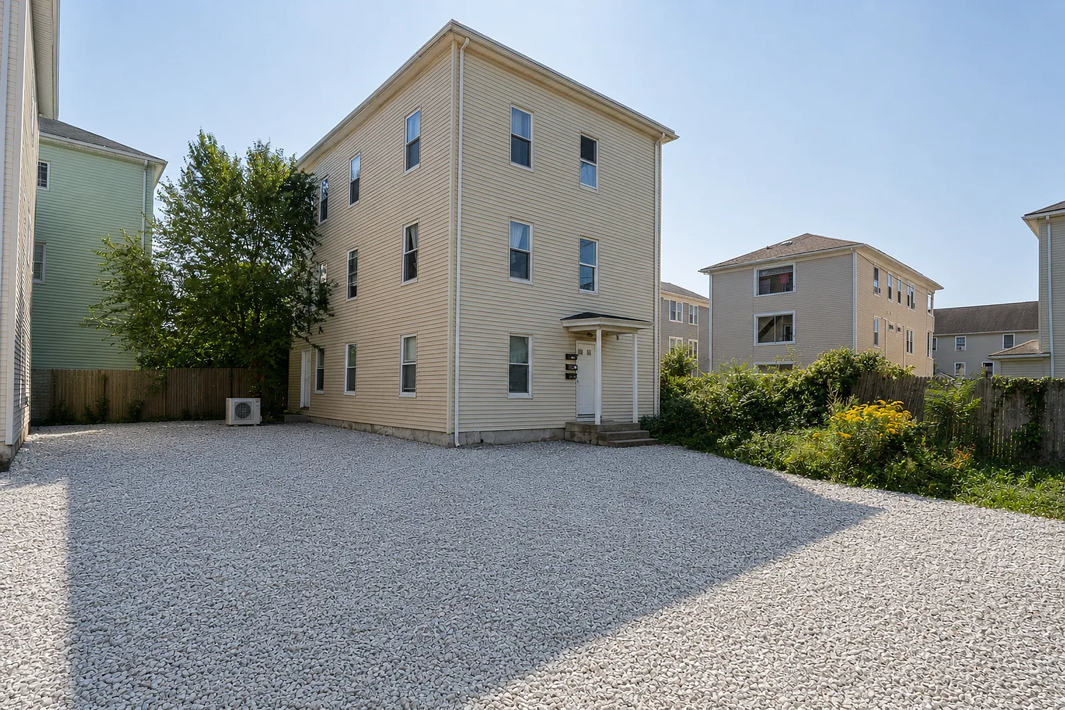 2 bed, 1200 sqft, $1,700 — Photo 1