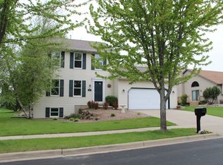 809 Greig Trl, Stoughton, WI 53589