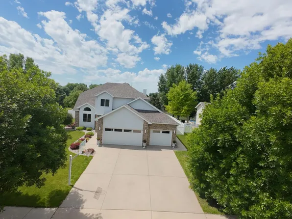 2515 33rd St S, Fargo, ND 58103