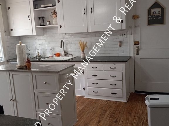 3rd image of 784 Academy Ave #2