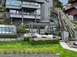 9232 SE Shoreland Dr, Bellevue, WA 98004