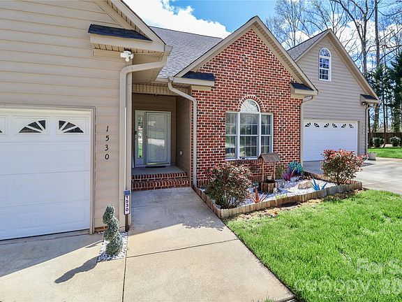 4th image of 1530 Forest Park Dr
