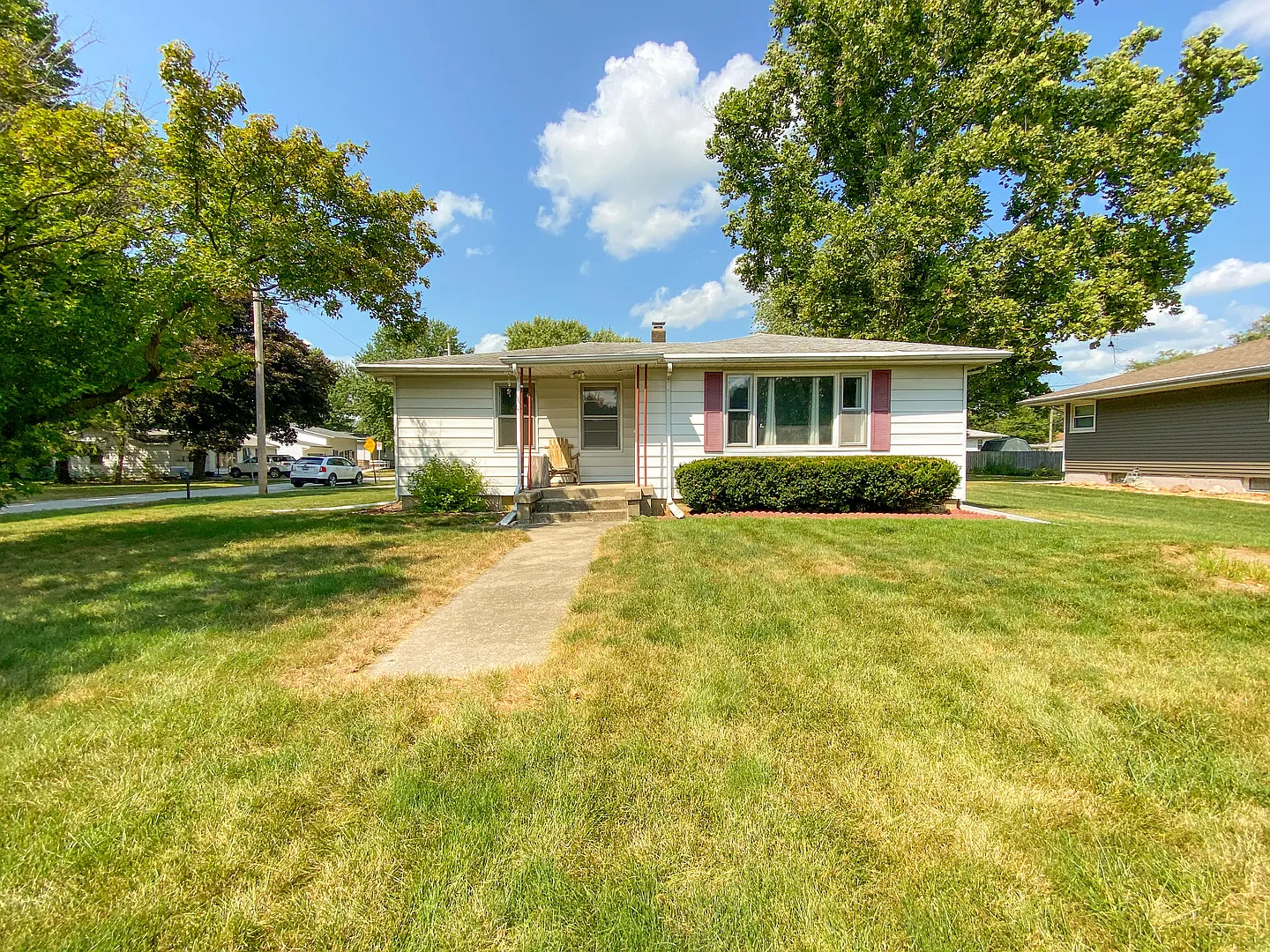 2804 W John St photo 1