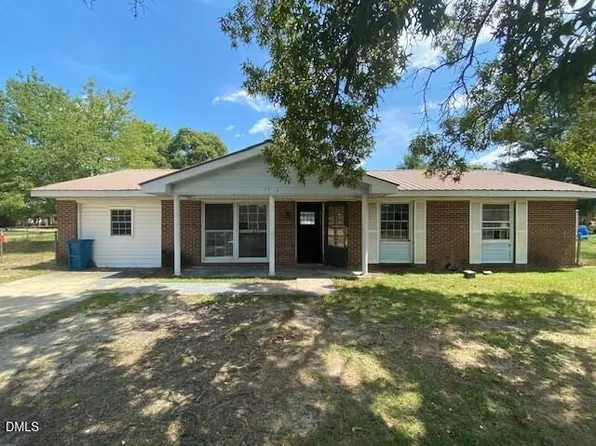 5514 Livingston Dr, Fayetteville, NC 28311