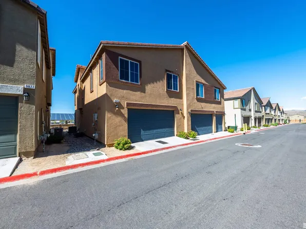 9875 Coastal Fog Dr, Reno, NV 89506