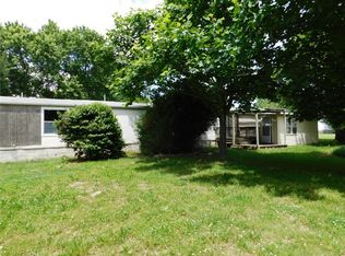 1521 N Airport Loop, Rogers, AR 72756