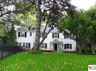 651 Fairacres Rd, Omaha, NE 68132