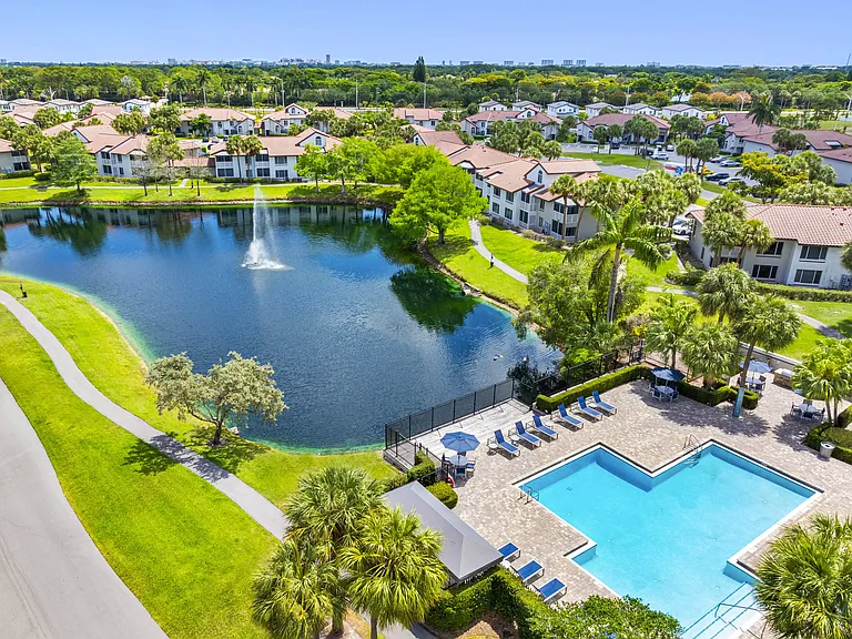 Boca Arbor Club Apartments — Photo 72