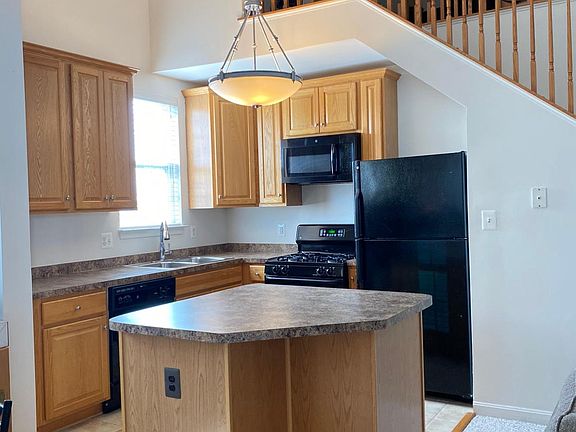 3rd image of 21197 McFadden Sq Unit 401