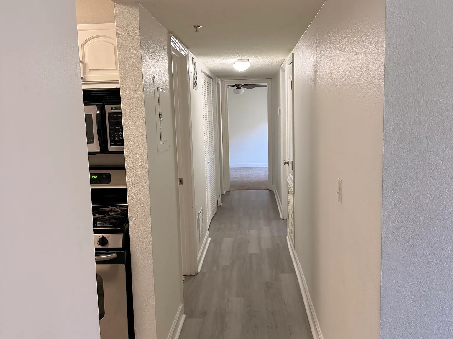 2 bed, 993 sqft, $1,900 — Photo 4