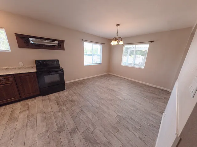 756 E University Dr — Photo 5