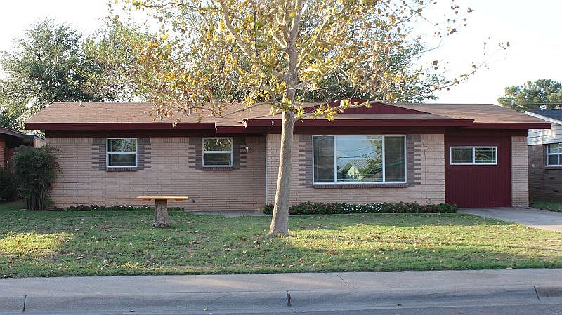 1st image of 4413 Versailles Dr