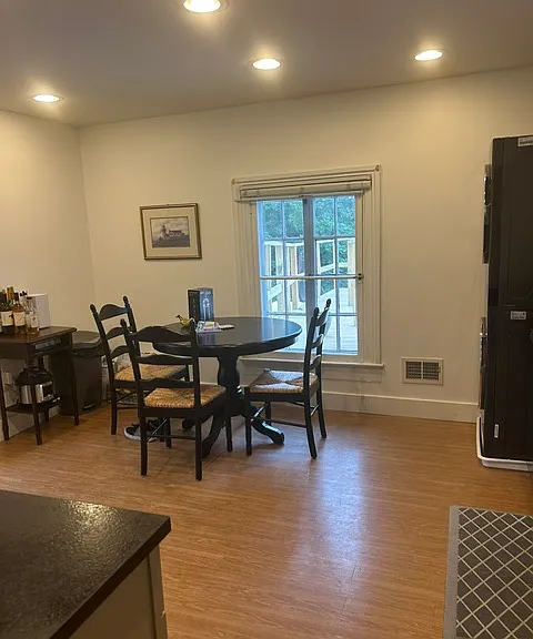 eat in the dining area