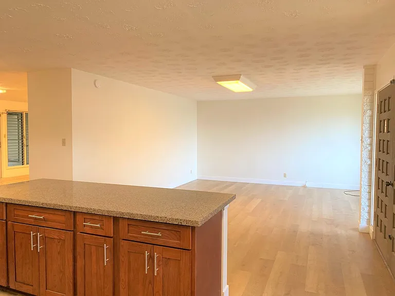 2702 Manoa Rd — Photo 3