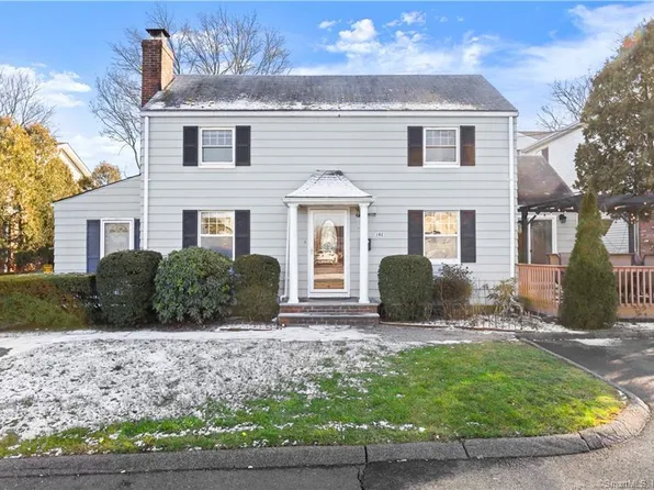 102 Courtland Circle #A, Stamford, CT 06902