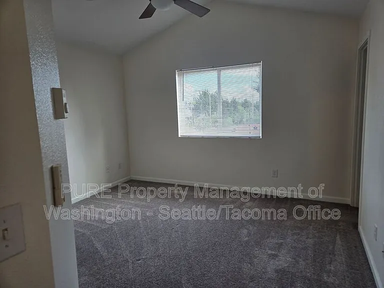5027 NE 5th Pl — Photo 19