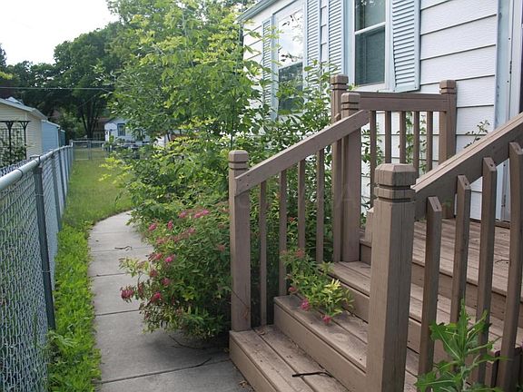 sidewalk along side