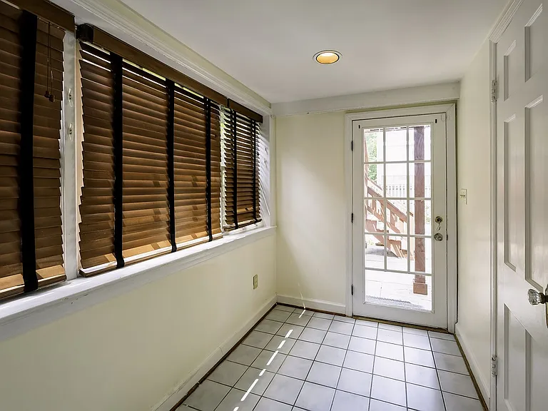 4441 Brandywine St NW — Photo 47