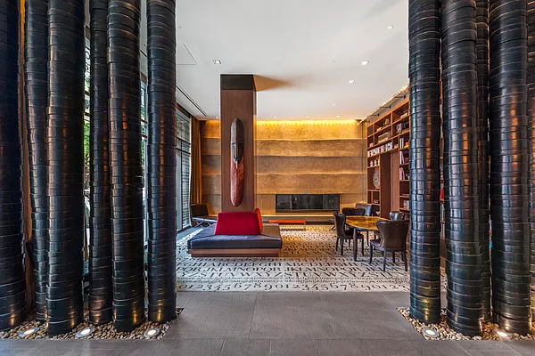 Sold by Compass | media 18