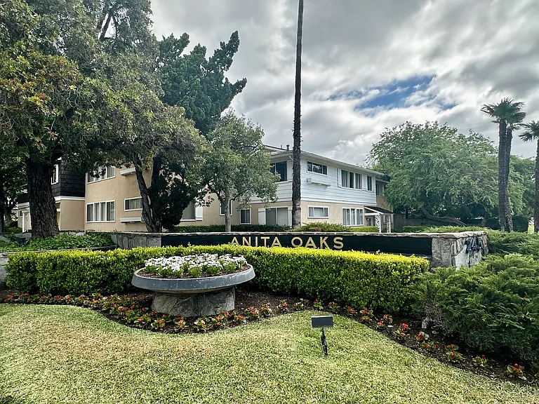 Anita Oaks — Photo 12