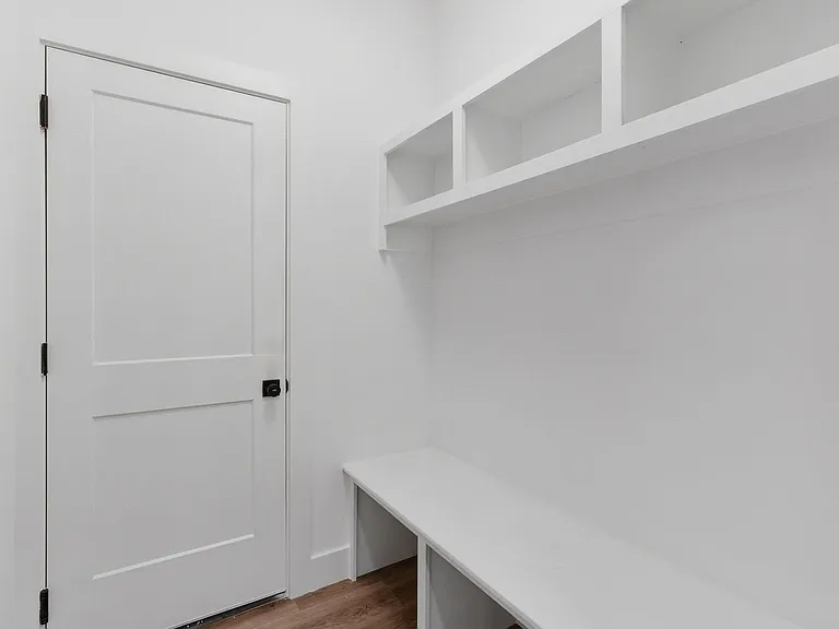 1024 Scenic View Ct — Photo 22
