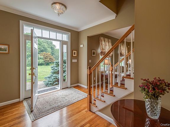 5th image of 100 Rockledge Drive