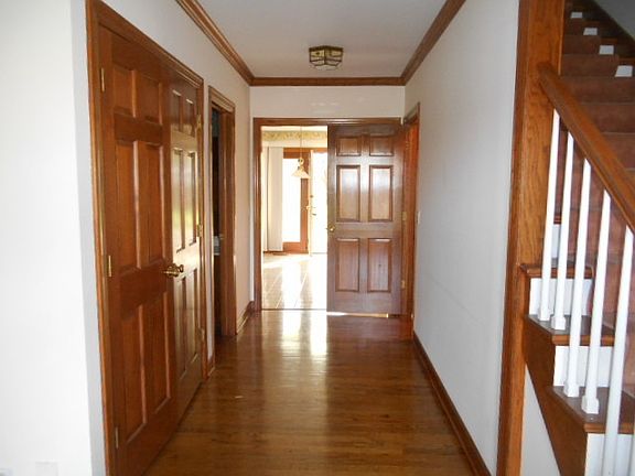 2nd image of 811 Derbyshire Ct