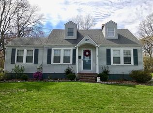 37 Seitz Ter, Poughkeepsie, NY 12603