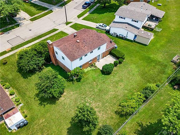 4th image of 225 Woodridge Dr