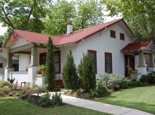 304 S Washington St, La Grange, TX 78945