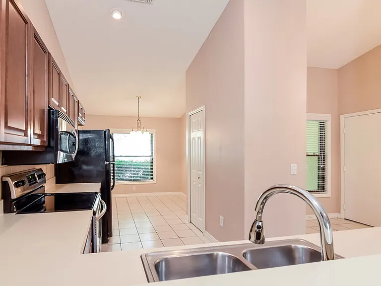 2526 Wrencrest Cir — Photo 10