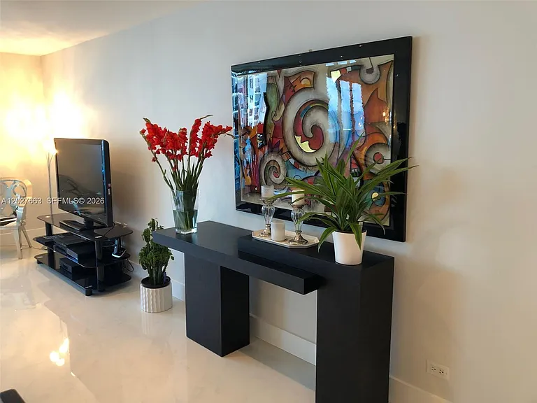 2301 Collins Ave #1210 — Photo 30