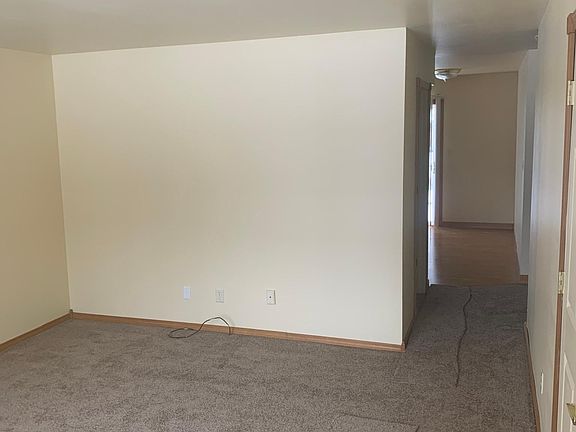 2nd image of 6916 Roosevelt Ave #6916