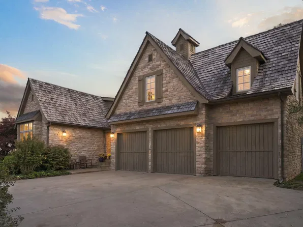 5780 S Coldstream Drive, Springfield, MO 65809